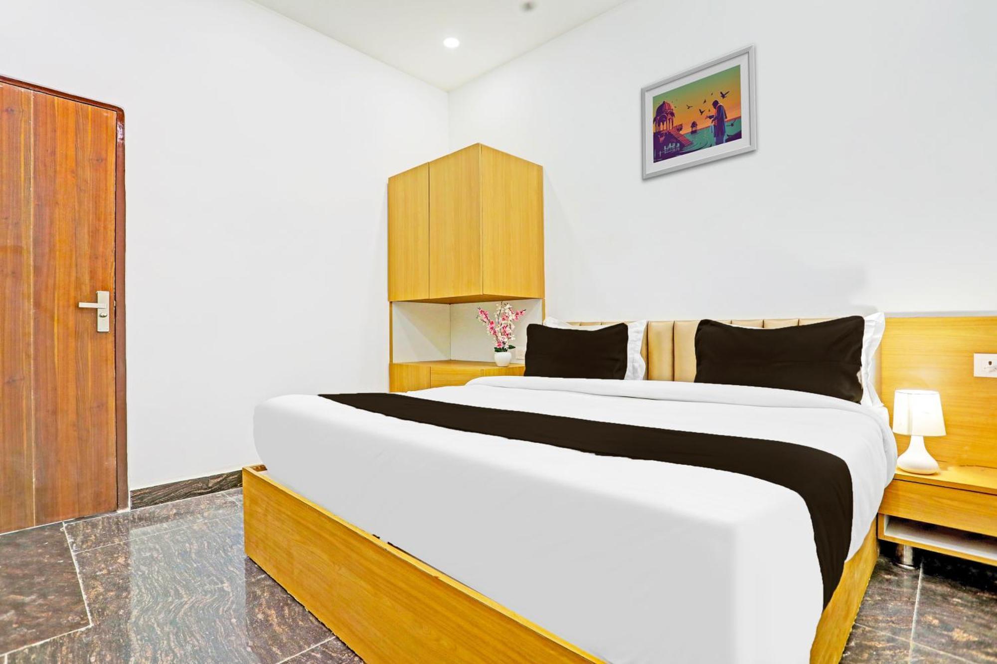 Hotel O Fish Fountain Hotel Lucknow Buitenkant foto