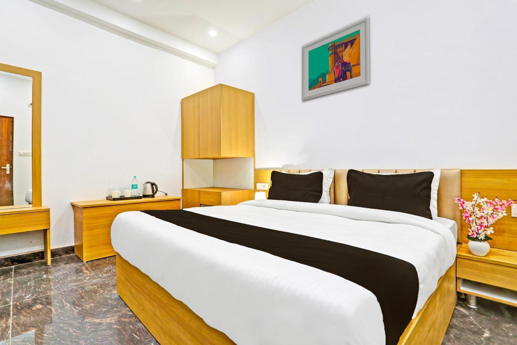 Hotel O Fish Fountain Hotel Lucknow Buitenkant foto