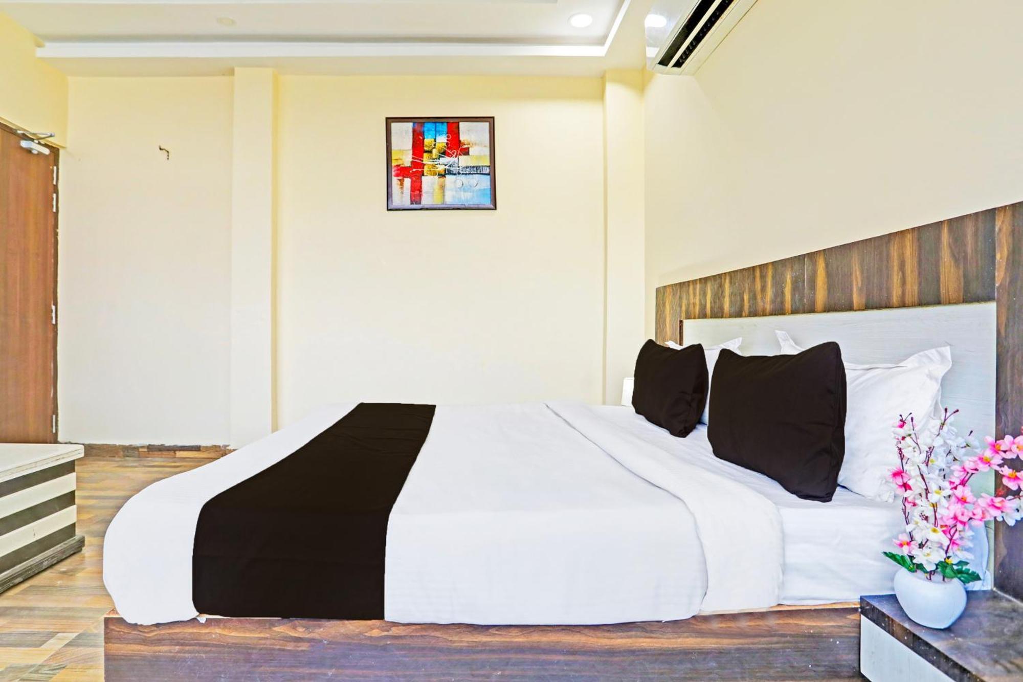 Hotel O Fish Fountain Hotel Lucknow Buitenkant foto