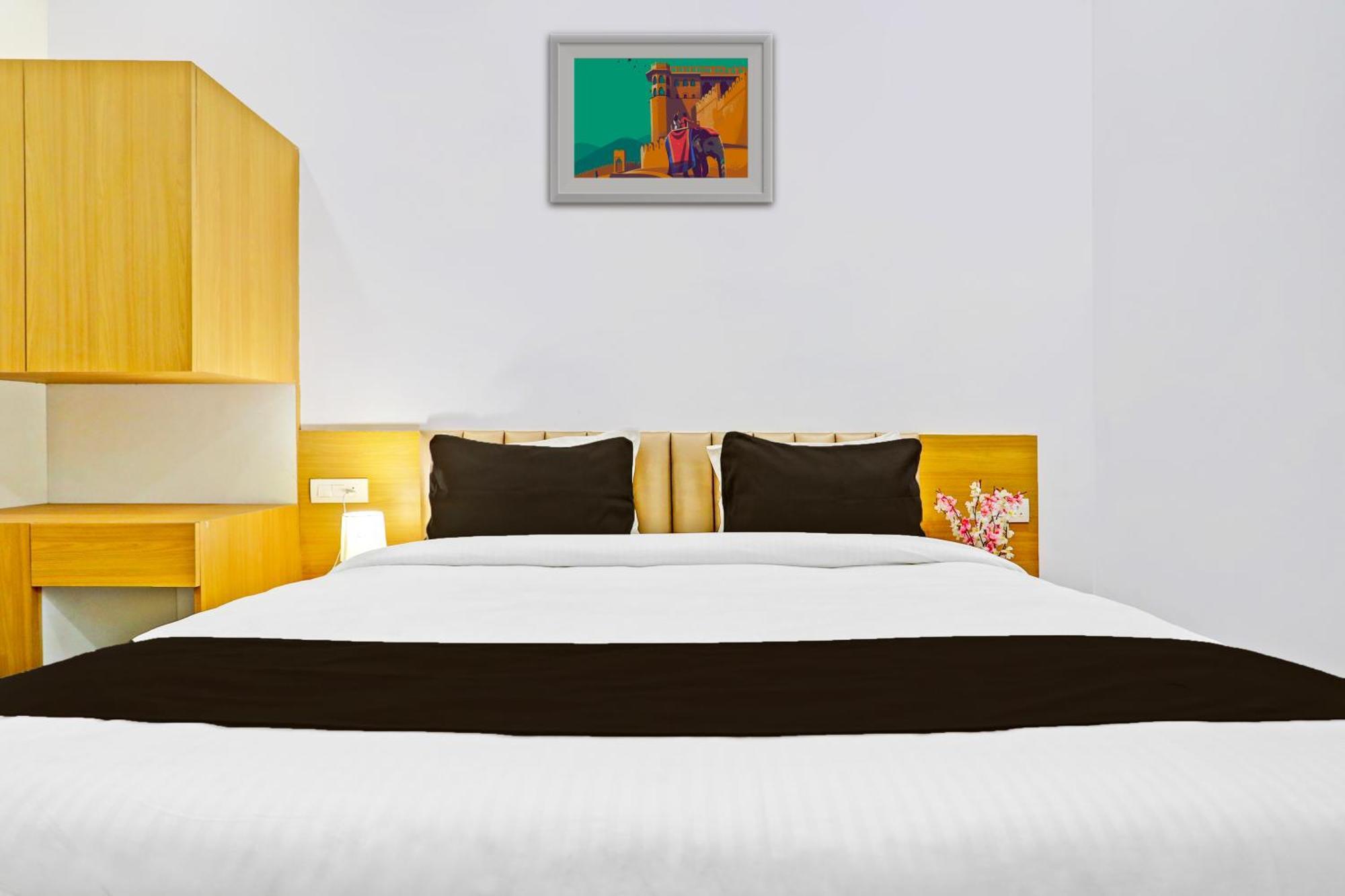 Hotel O Fish Fountain Hotel Lucknow Buitenkant foto